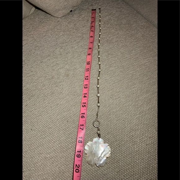 Beautiful freshwater pearl necklace with sterling silver accents - Picture 7 of 7